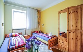 Economic 2Sb Apartment In Lively Area