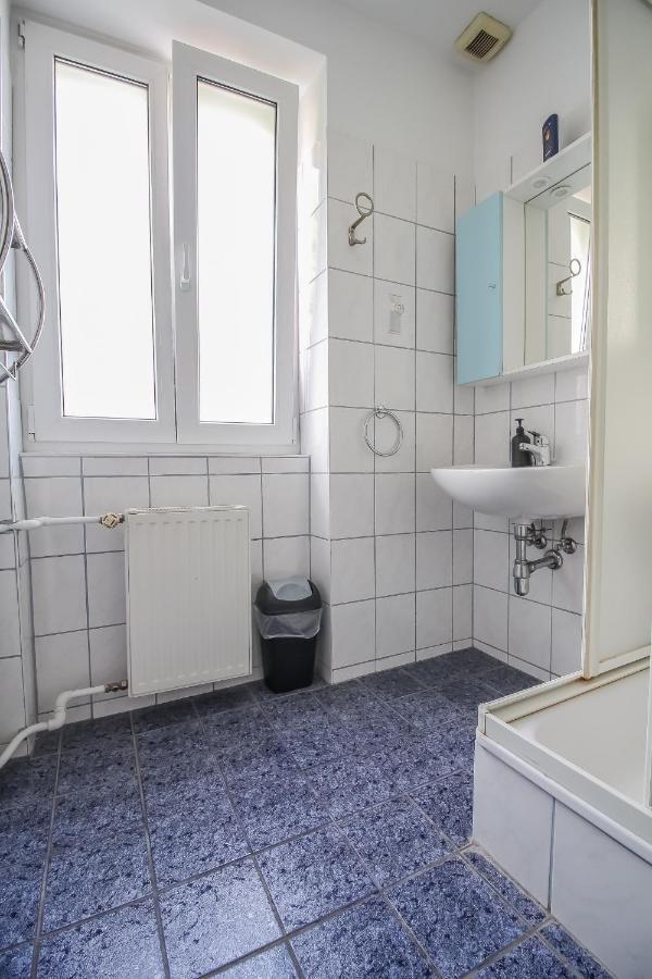 Economic 2Sb Apartment In Lively Area Wien Exterior foto